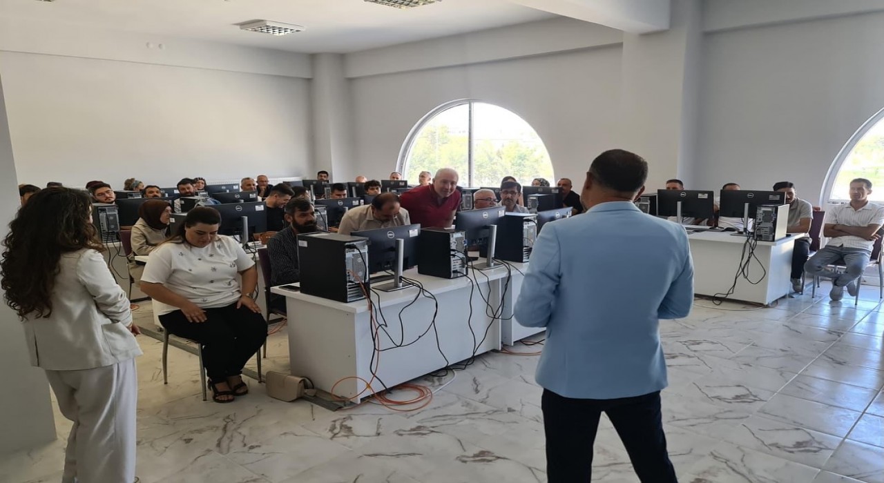 Kütahyada Dijital Form ve Desen Tasarımı Eğitimi düzenlendi