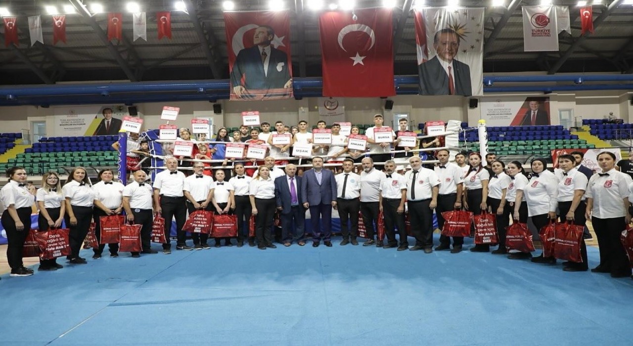 Kütahyalı sporcular Zafer Kupasında şampiyon oldu