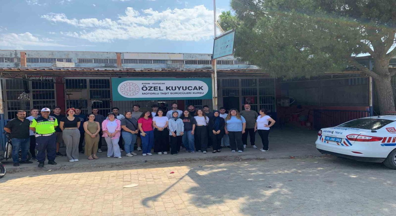 Kuyucakta 85 sürücü adayı trafik konusunda bilgilendirildi