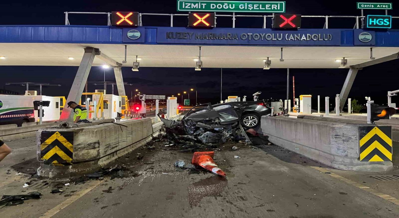 Kuzey Marmara Otoyolunda gişelerde feci kaza: Üst düzey yönetici hayatını kaybetti
