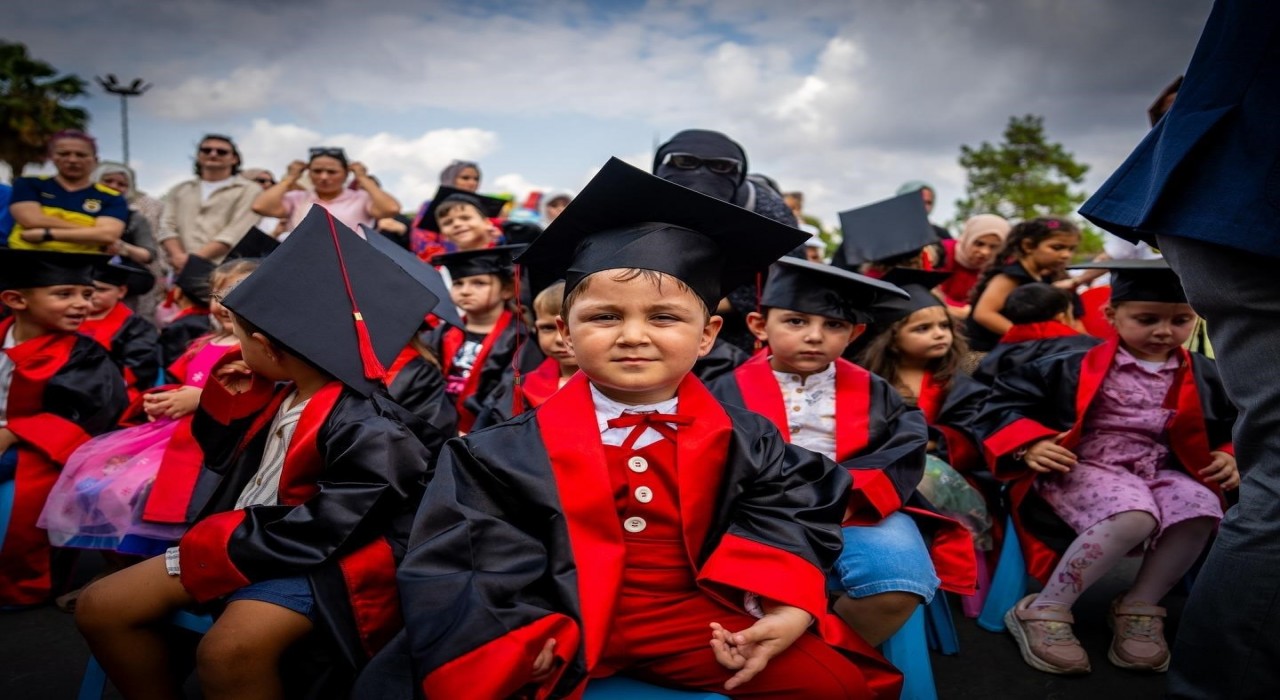 Lokomotif Çocuk Köyünde mezuniyet heyecanı