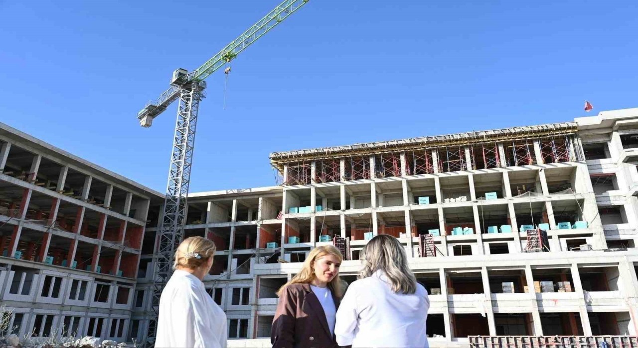 Malatya Yeni Adliye Sarayında çalışmalar hız kesmeden devam ediyor