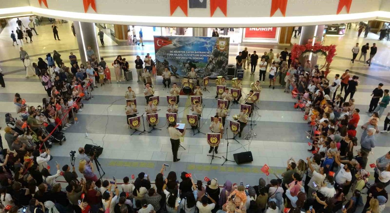 Malatyada 30 Ağustos Zafer Bayramı konseri