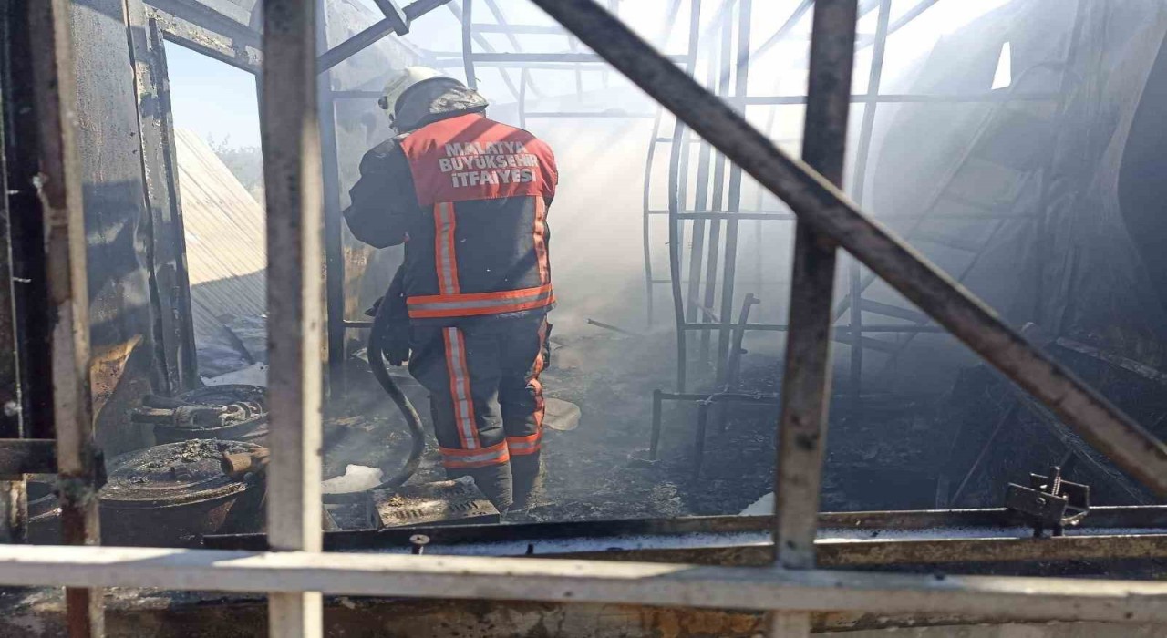 Malatyada konteynerde yangın
