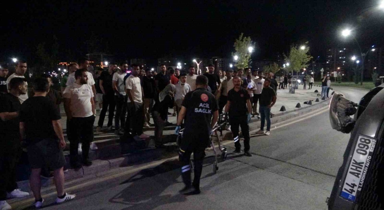 Malatyada kontrolden çıkan araç yan yattı: 1 yaralı