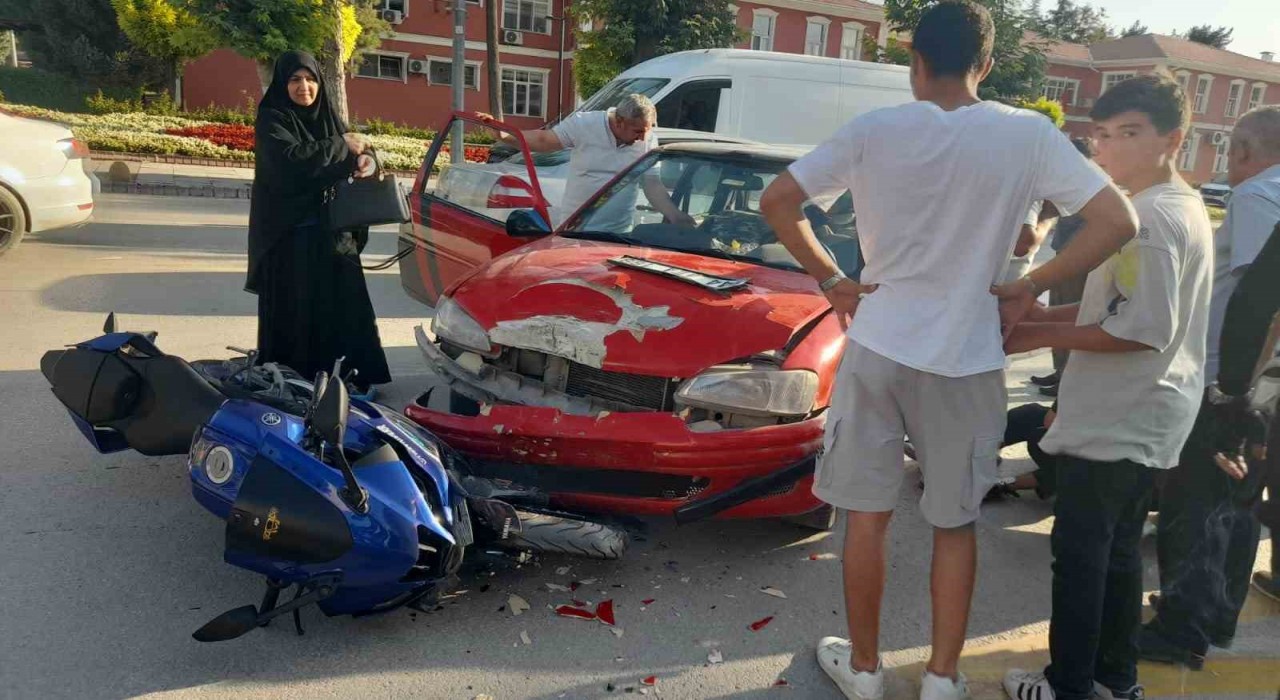 Malatyada otomobil ile motosiklet çarpıştı: 1 yaralı