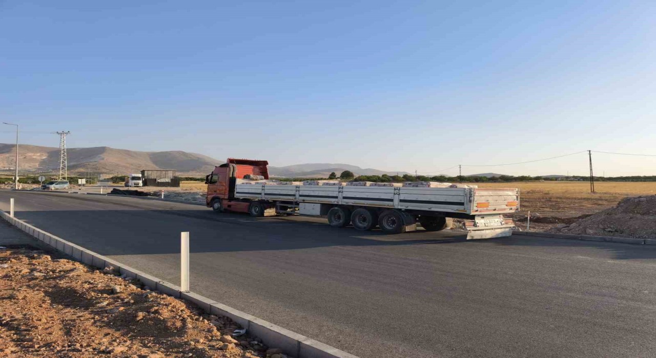 Malatyada üç aracın karıştığı kazada 1 kişi yaralandı