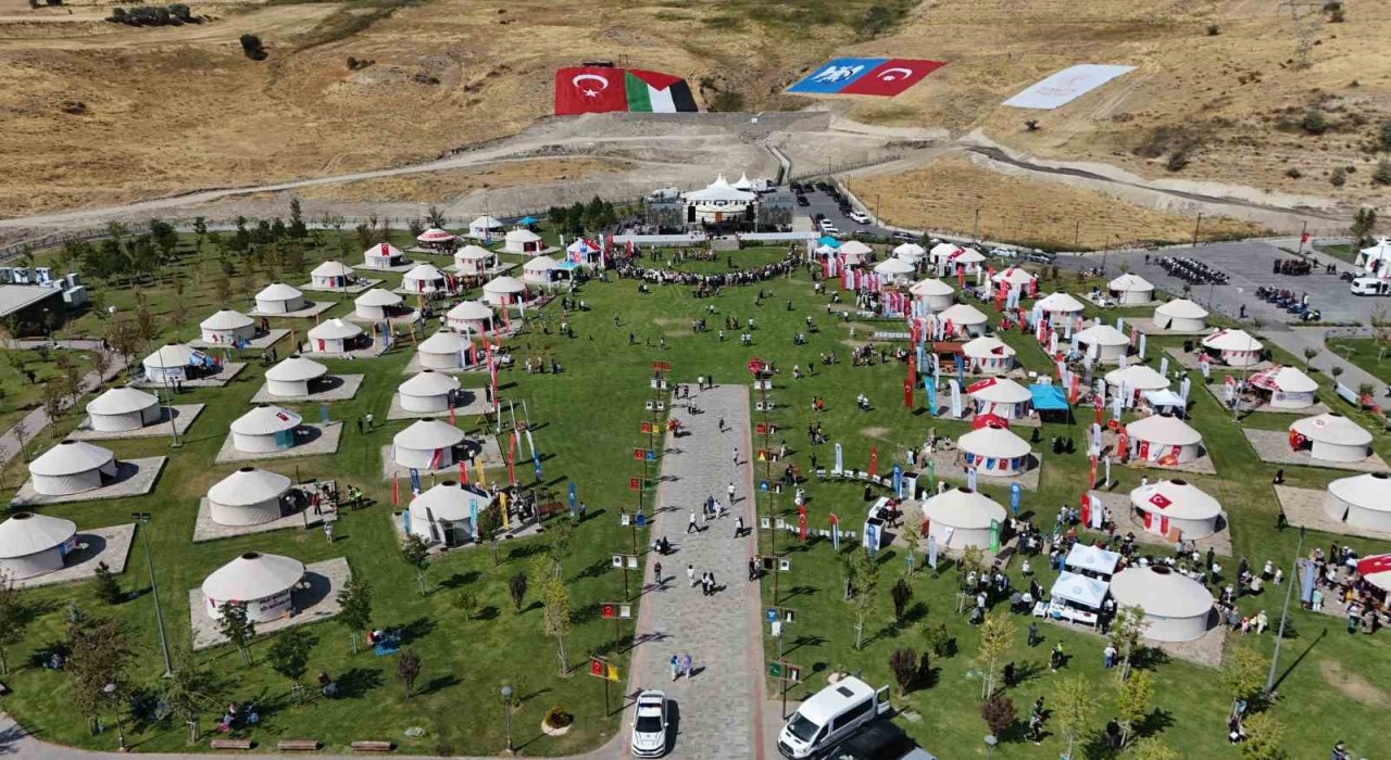 Malazgirt Zaferinin 954üncü yıl dönümü kutlamaları Ahlatta başladı