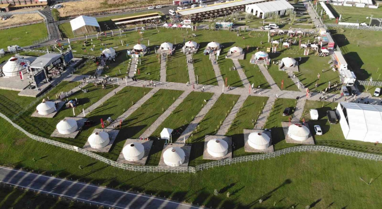 Malazgirtte 954. Yıl Açık Hava Özel Puta Koşusu Türkiye finalleri nefes kesti