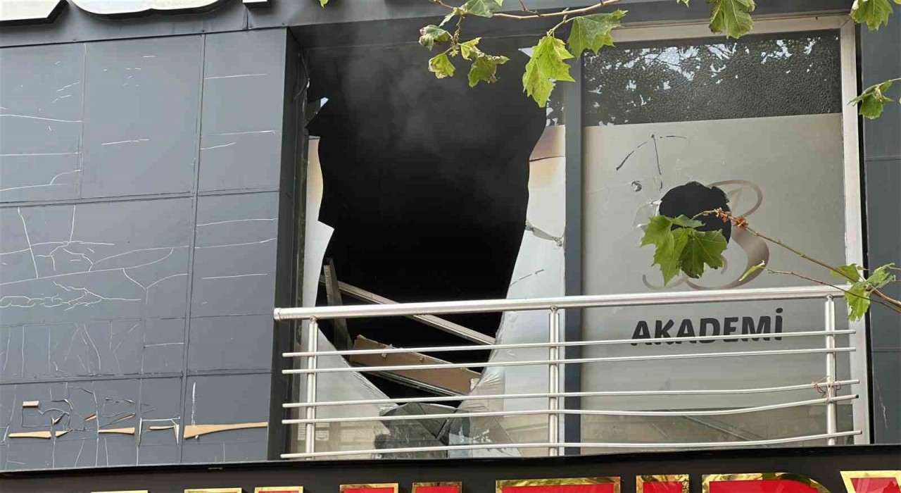 Maltepede güzellik merkezinde patlama: Faciadan dönüldü