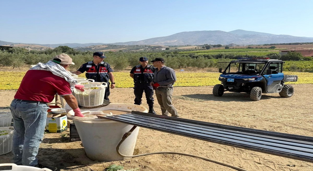 Manisa jandarmadan UTVli üzüm devriyesi