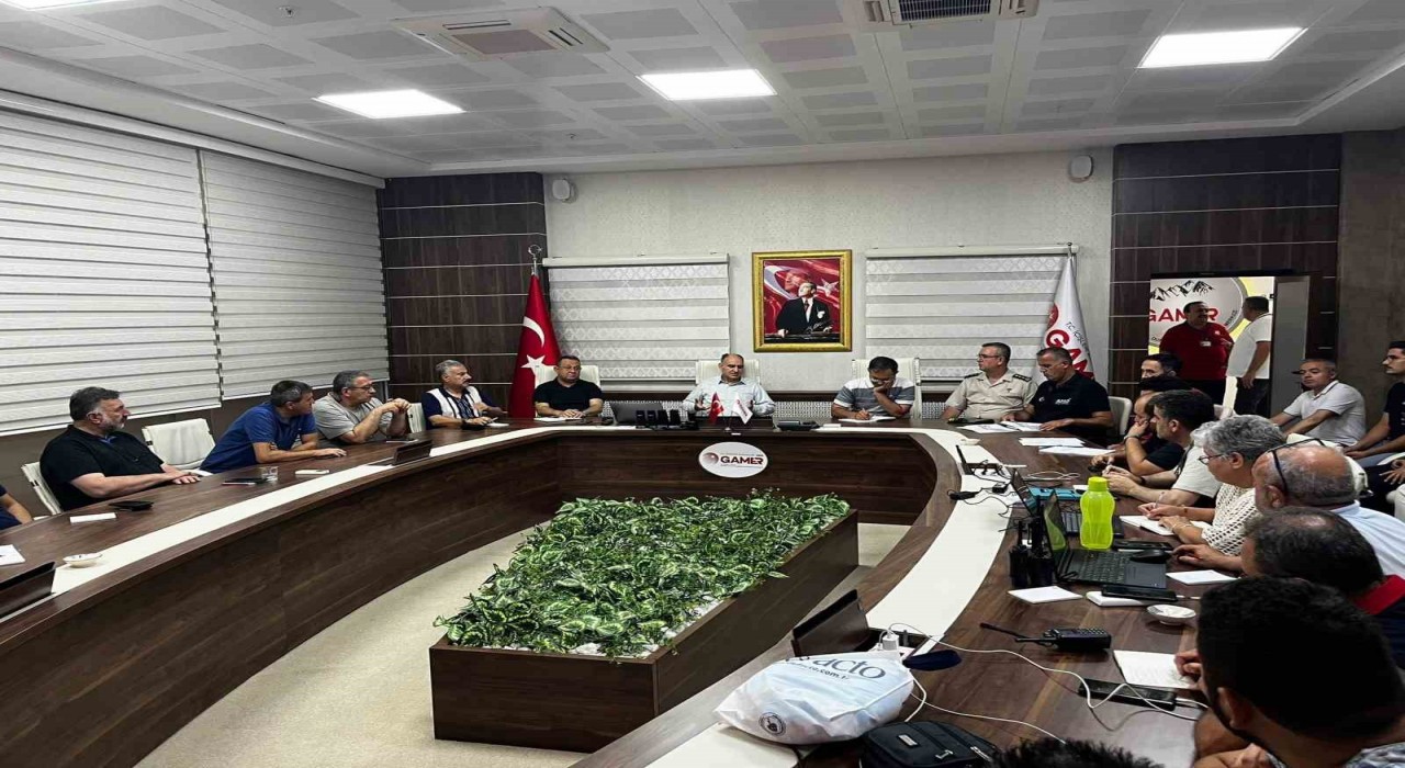 Manisa Valiliği Kriz Merkezi çalışmalarına devam ediyor