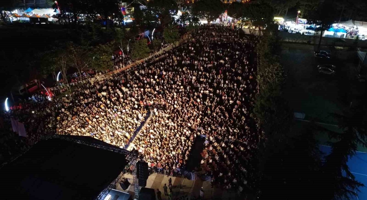 Manisada Cengiz Kurtoğlu rüzgarı esti