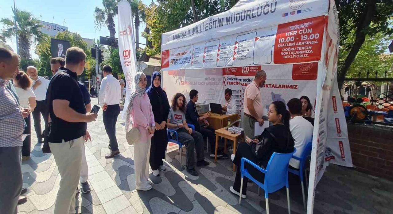 Manisada YKS mobil tercih danışma noktaları kuruldu