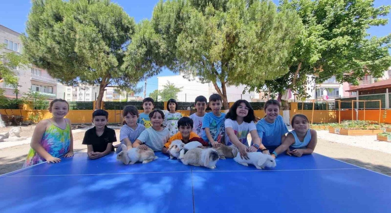 Manisalı öğrenciler doğada eğlenerek öğreniyor