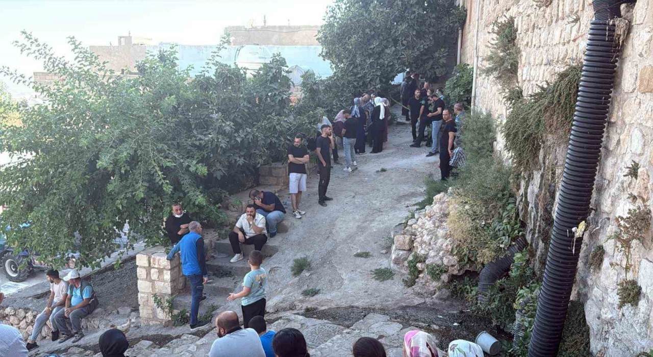 Mardinde haber alınamayan 2 kız kardeş evde ölü bulundu