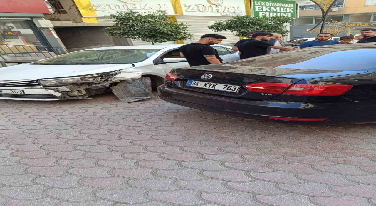 Mardinde maddi hasarlı zincirleme kaza