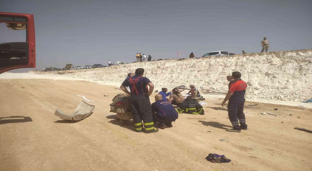 Mardinde otomobil şarampole yuvarlandı: 1 ölü, 6 yaralı