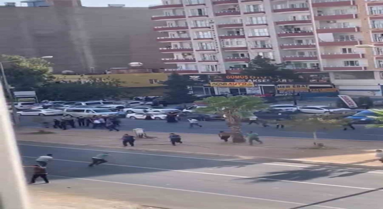 Mardinde taşlı sopalı kavga: 4 yaralı