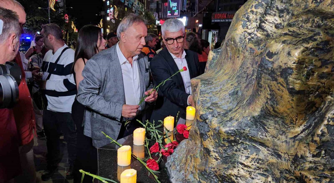 Marmara Depreminde hayatını kaybedenler Avcılarda anıldı