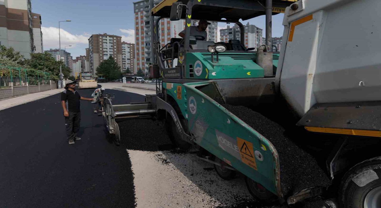 Melikgazi Belediyesinden İldem Bölgesinde kapsamlı asfalt çalışması