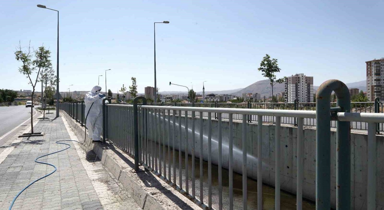 Melikgazide ilaçlama çalışmaları devam ediyor