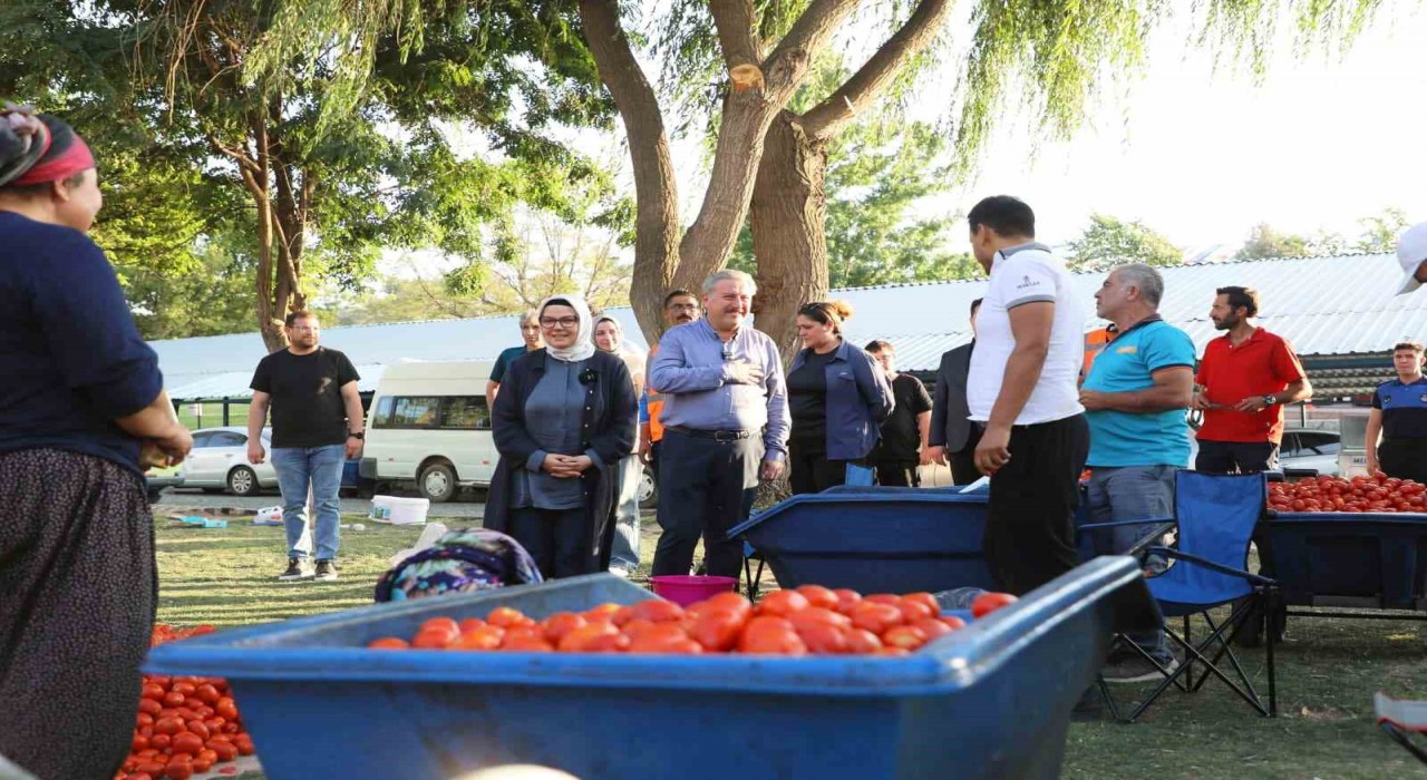 Melikgazide Salça günleri devam ediyor