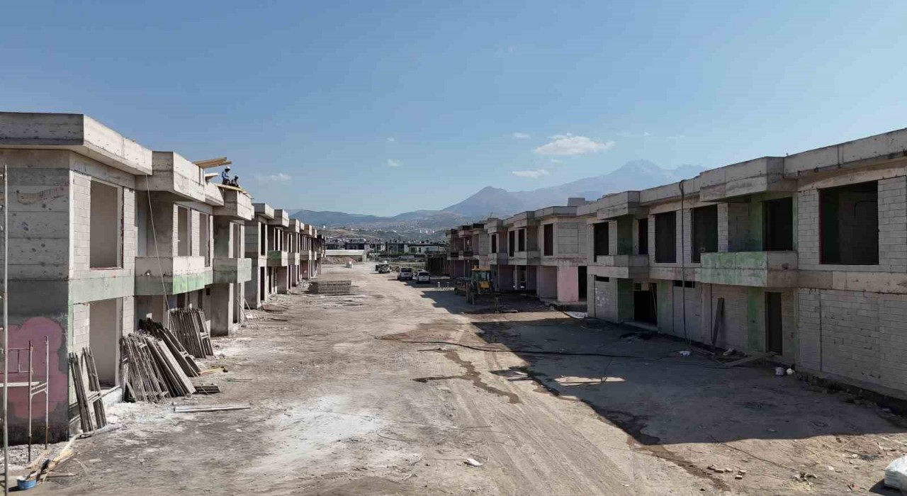 Melikgazinin Altınoluk Bahçeli Ev Projesi hızla yükseliyor