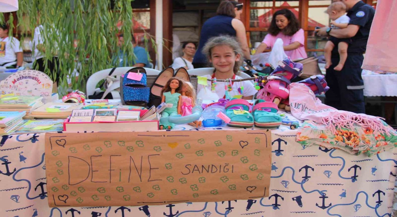 Menteşede çocuklar tezgah başına geçti