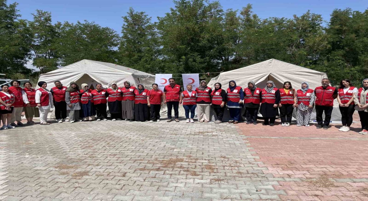Merhamet Çınarları Kızılay Kadın Gönüllüleri Malazgirtte