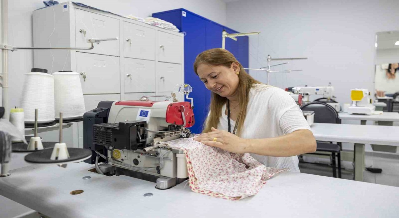 Mersinde kadınlar MERCEK sayesinde meslek sahibi oluyor