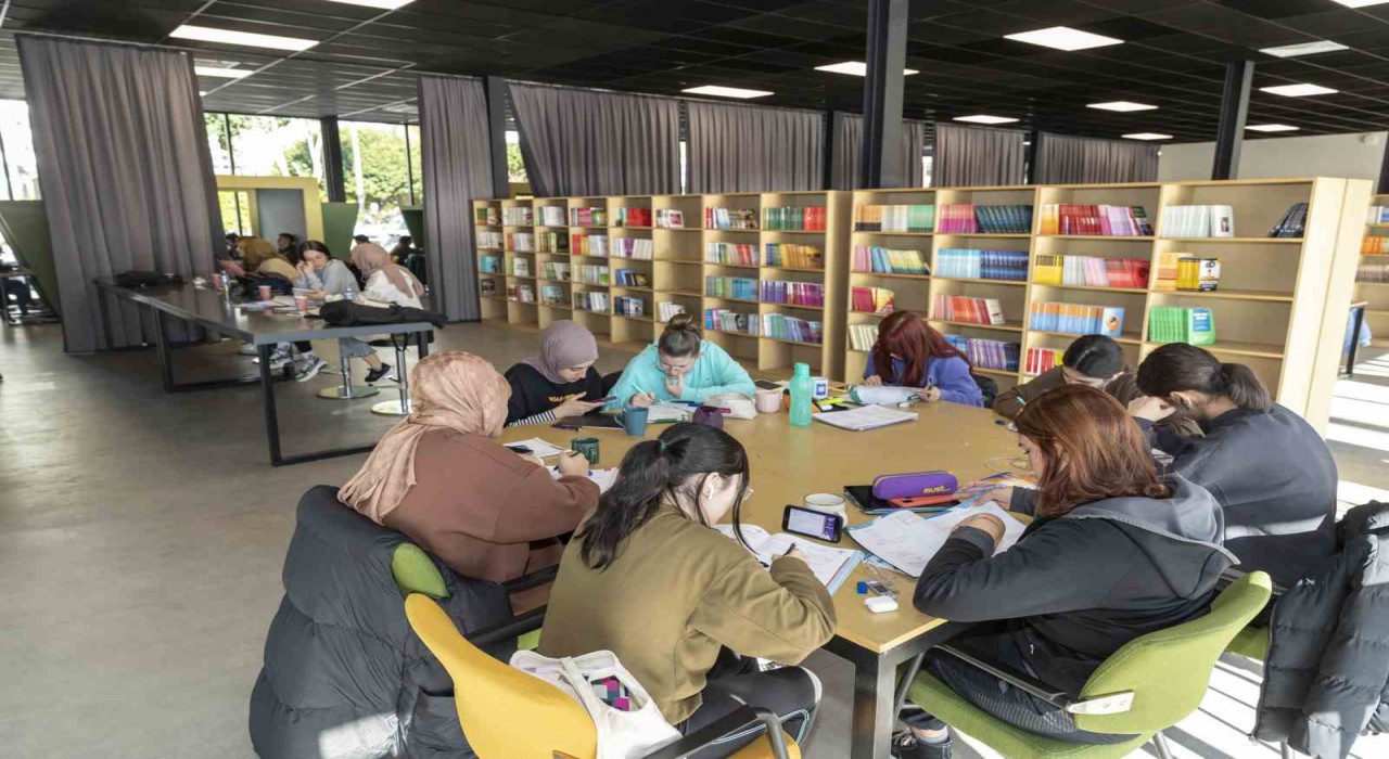 Mersinde öğrencilere sunulan hizmetler yeni dönemde de sürüyor