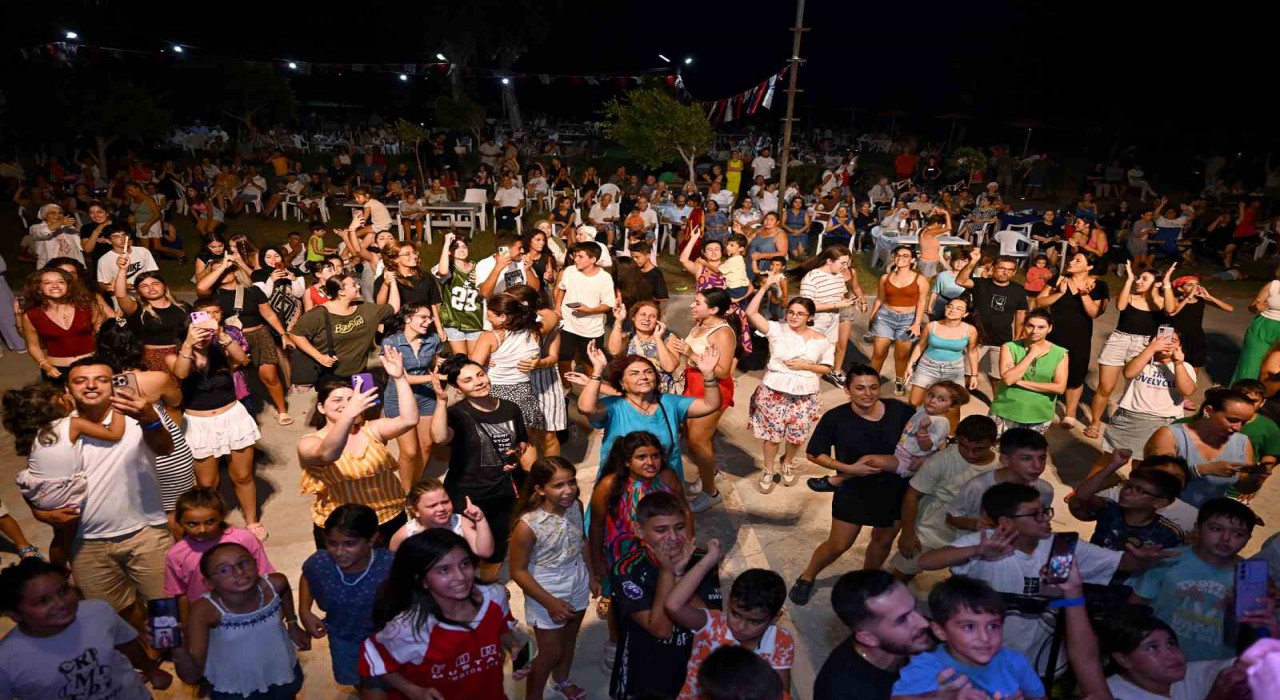 Mersinde yazın son günleri konserlerle şenlendi