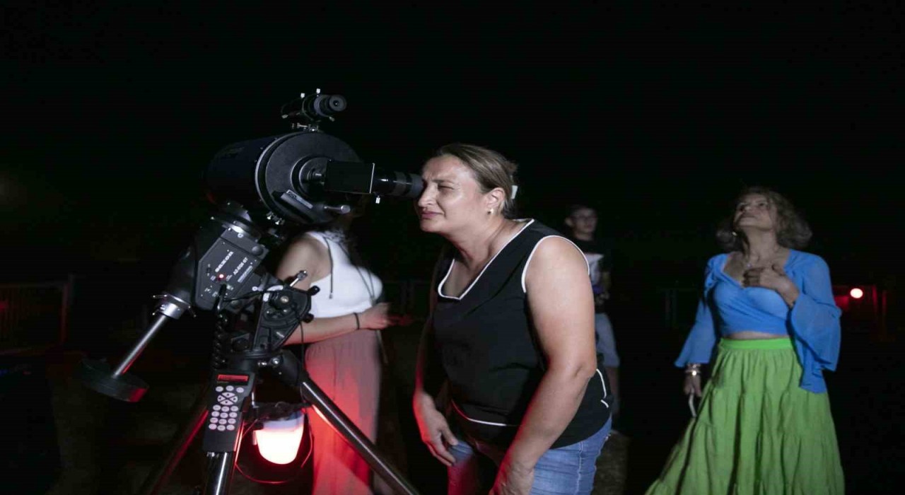 Mersinliler, meteor yağmurunu gözlem şenliğinde izledi