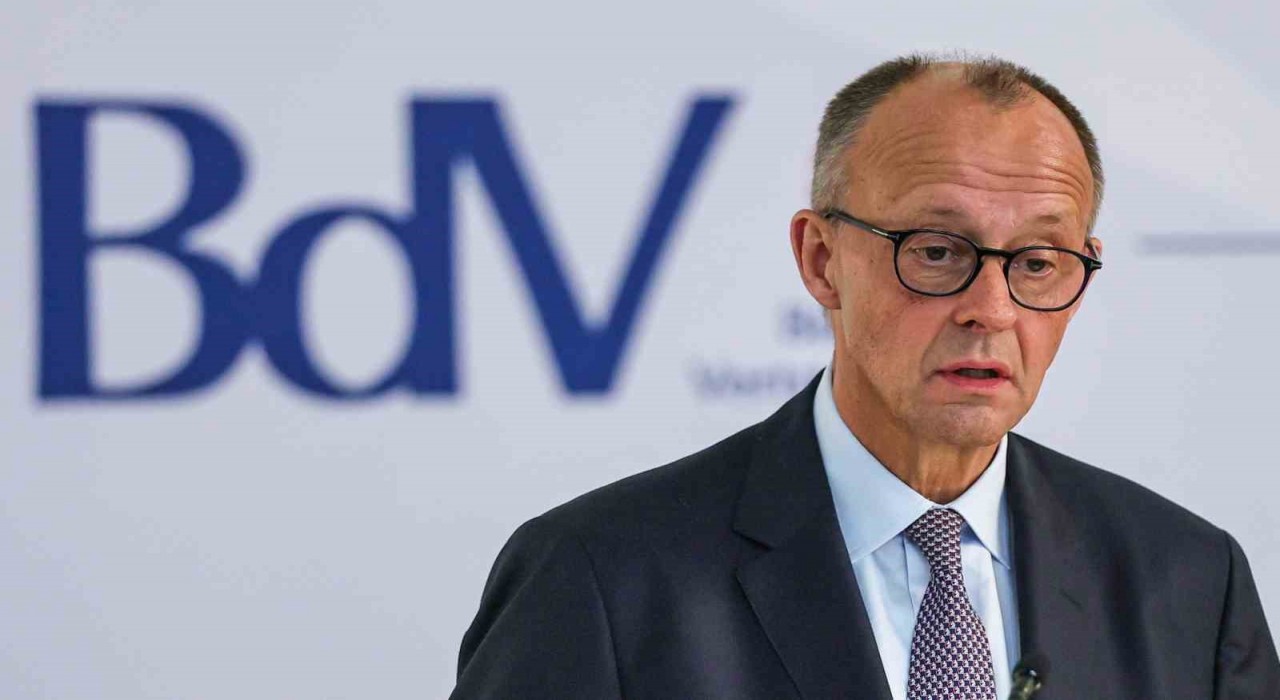 Merzden Almanyanın İsraile silah ihracatını durdurmasına ilişkin eleştirilere yanıt