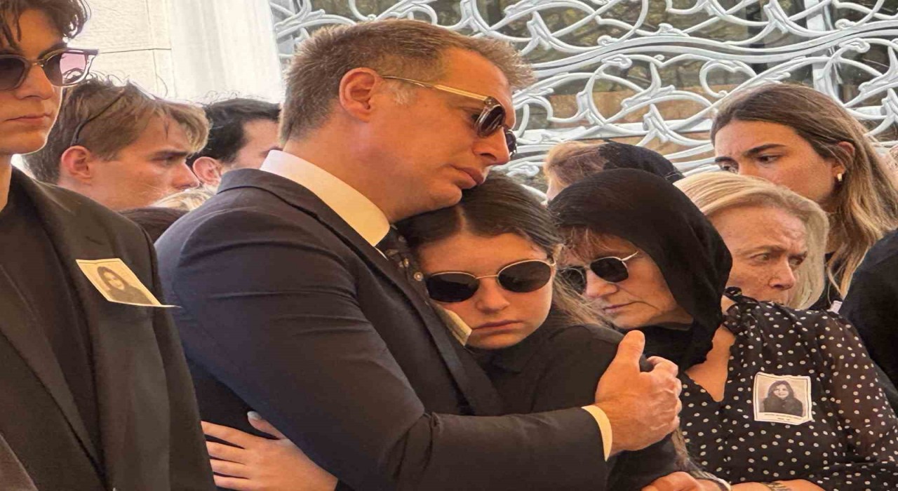 Miamide hayatını kaybeden 19 yaşındaki Defne Akçakayalıoğlu son yolculuğuna uğurlandı