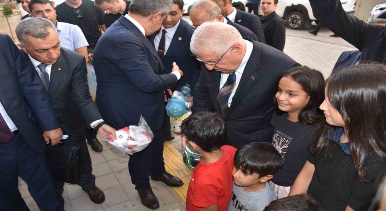 Milli Savunma Bakanı Yaşar Güler Şırnakta ziyaretlerde bulundu