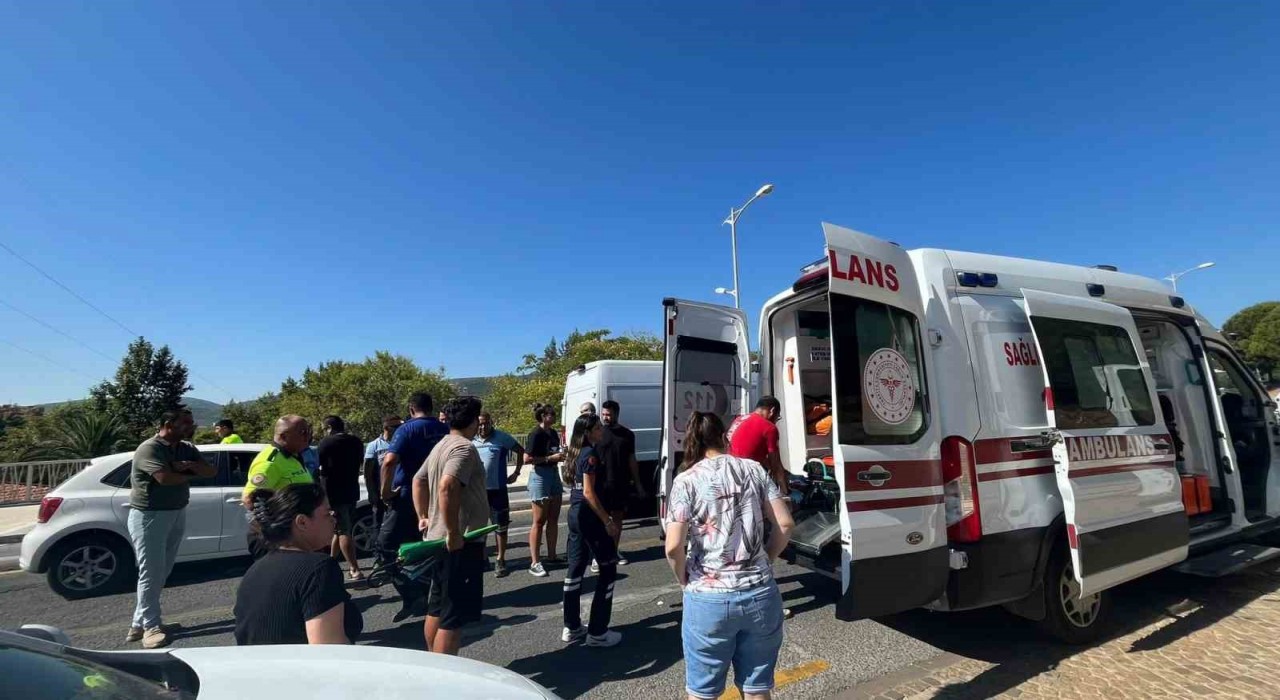 Minibüs yayaya çarptı: 1 baralı