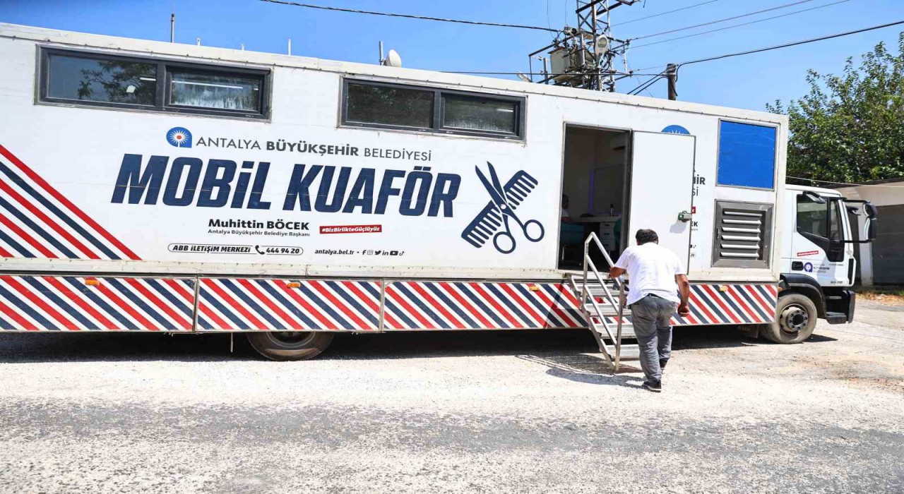 Mobil kuaför tırı Antalyanın yaylalarında