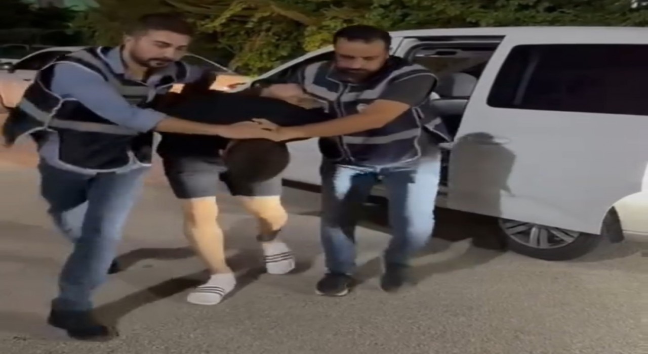 Motosiklet sürücüsüne hakeret edip saldırı girişiminde bulunan şahıslar yakalandı