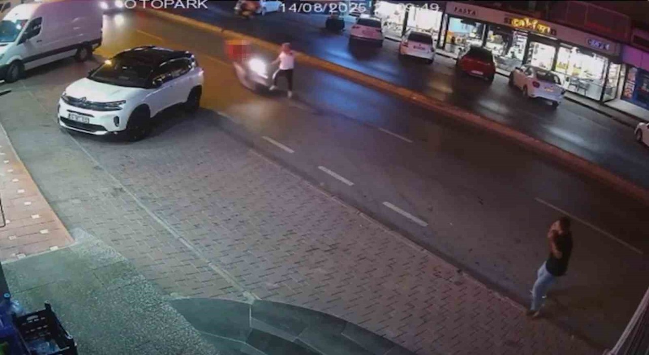 Motosikletli vatandaşa çarptı