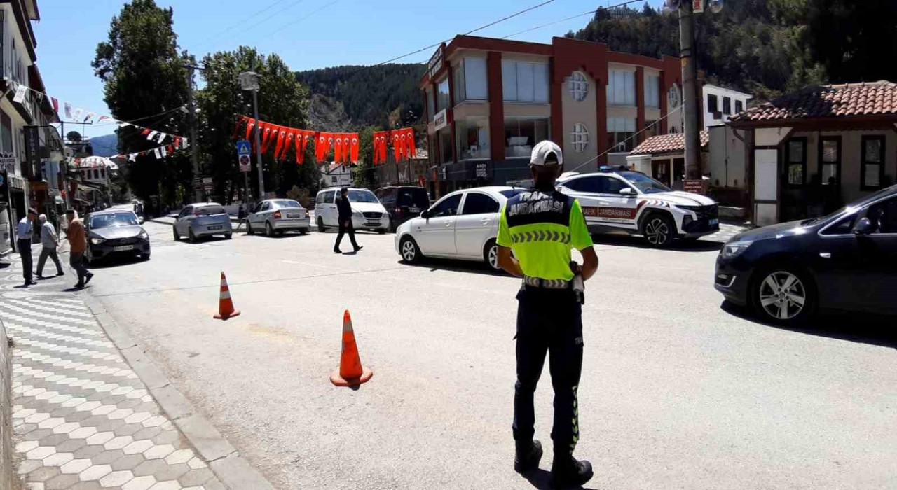 Mudurnuda trafik denetimleri jandarmaya emanet