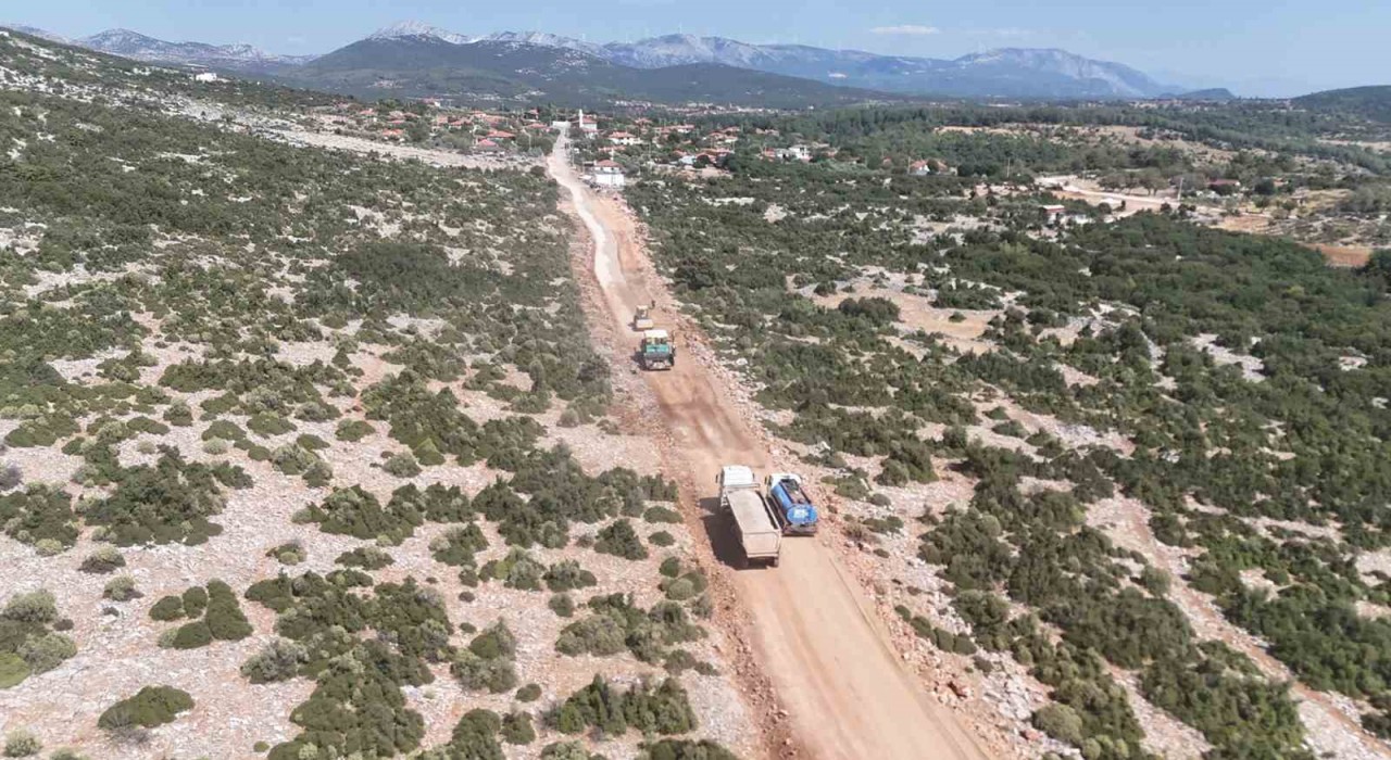 Muğla Büyükşehirden Menteşe kırsalına 36,5 Milyon TLlik yol yatırımı