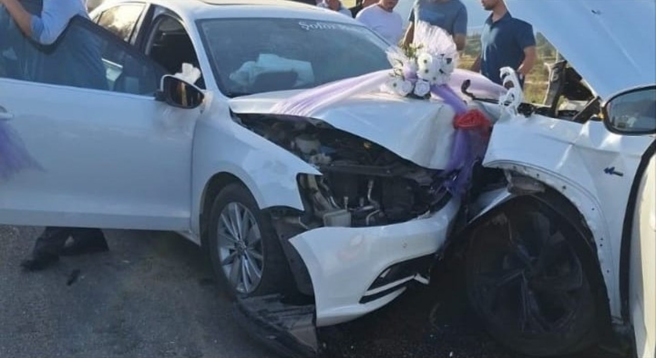 Muğlada düğün konvoyunda kaza: 1i ağır 6 yaralı
