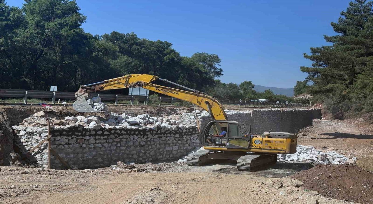 Muğlada yollar sanat yapılarıyla güçleniyor
