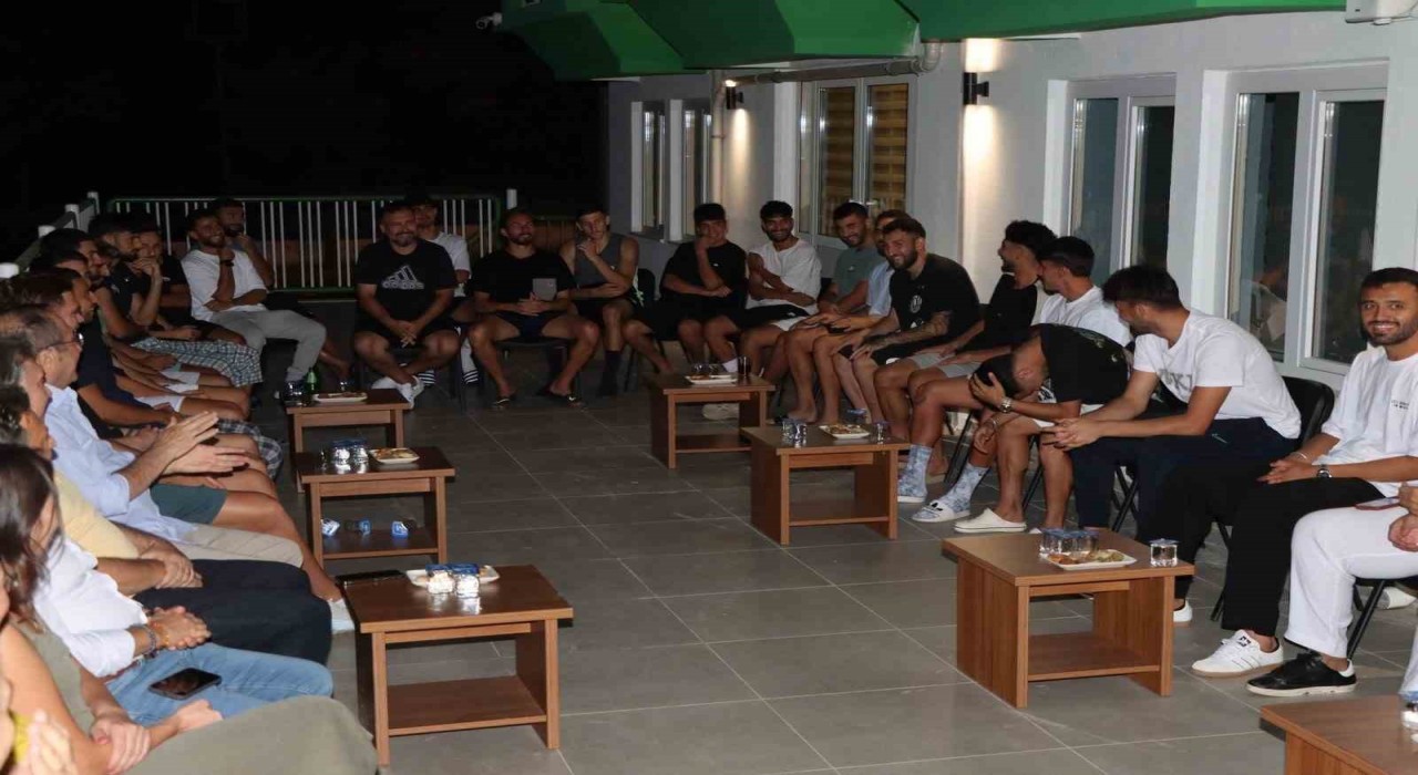 Muğlaspor yönetimi futbolcularla sezon öncesi buluştu