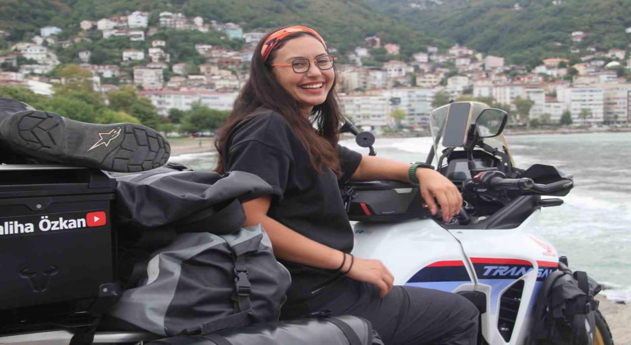 Mühendis kadın, motosikletiyle zorlu yolları kullanarak tek başına Türkiyeyi dolaşıyor