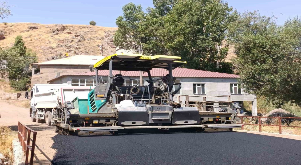 Muşta BSK yol yapım çalışmaları sürüyor