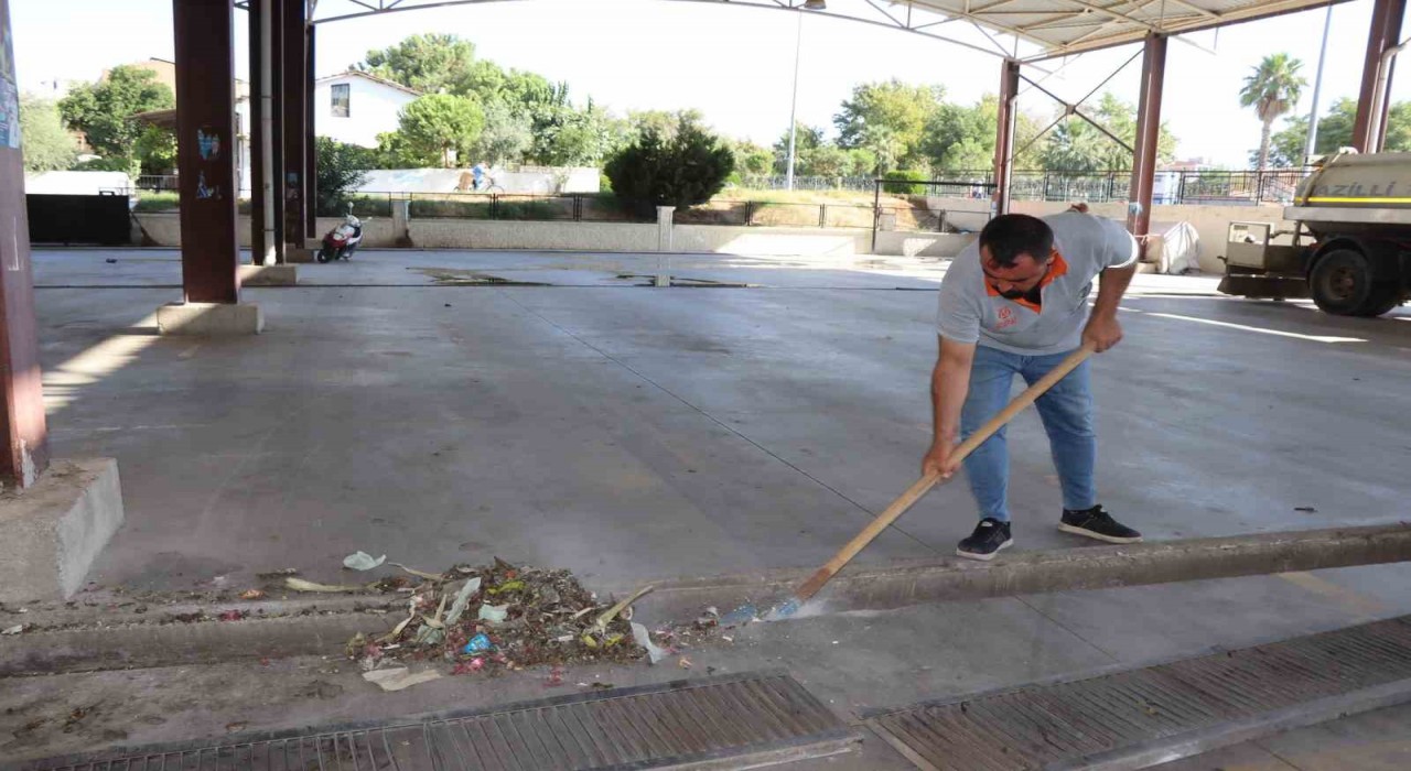 Nazillide pazar yerlerini kirletenlere ceza