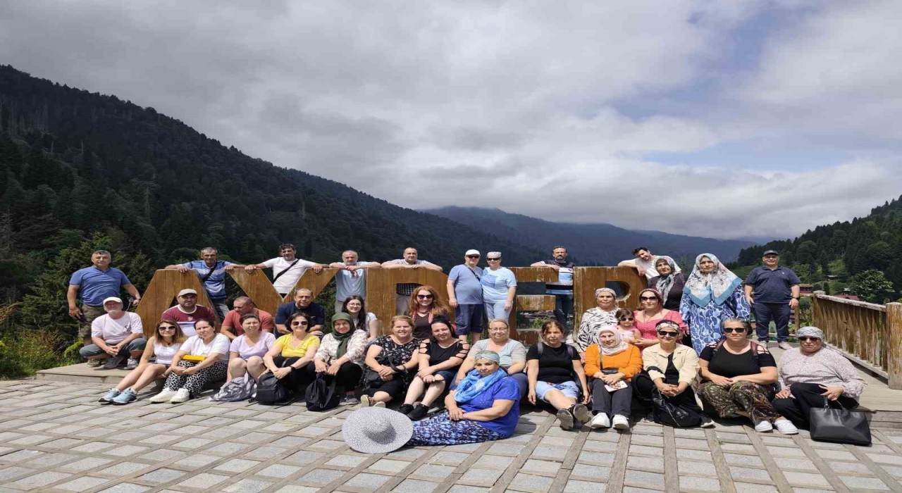 Nazillinin sıcağından kaçıp Karadenizde serinlediler